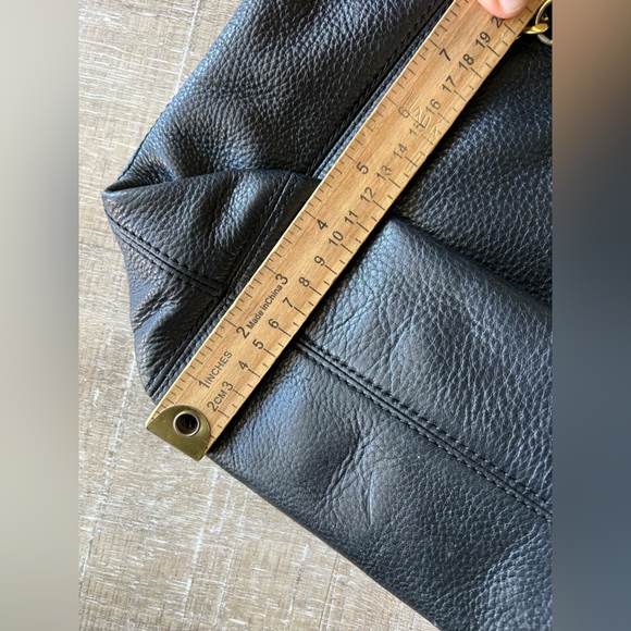 Michael Kors Black Pebbled Genuine Leather Purse Gold Chain Mature Designer EUC - Picture 10 of 16